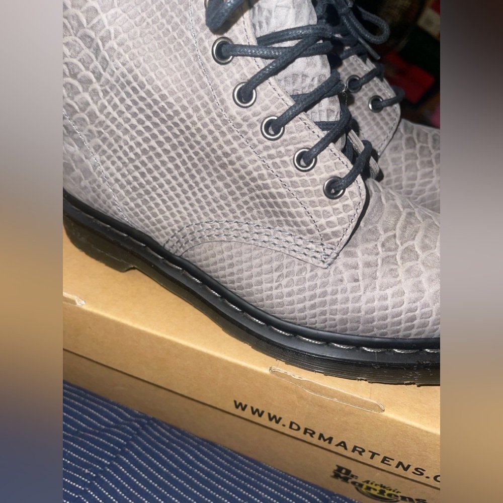 Women’s Dr Martens Gray Python Rare Boots Size 9 … - image 3